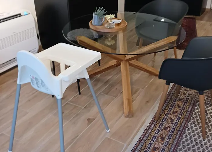 Capucineau - Excellent Location Apartmán